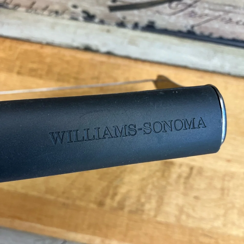WIlliams Sonoma Soft Touch Pastry Blender Black Handle
